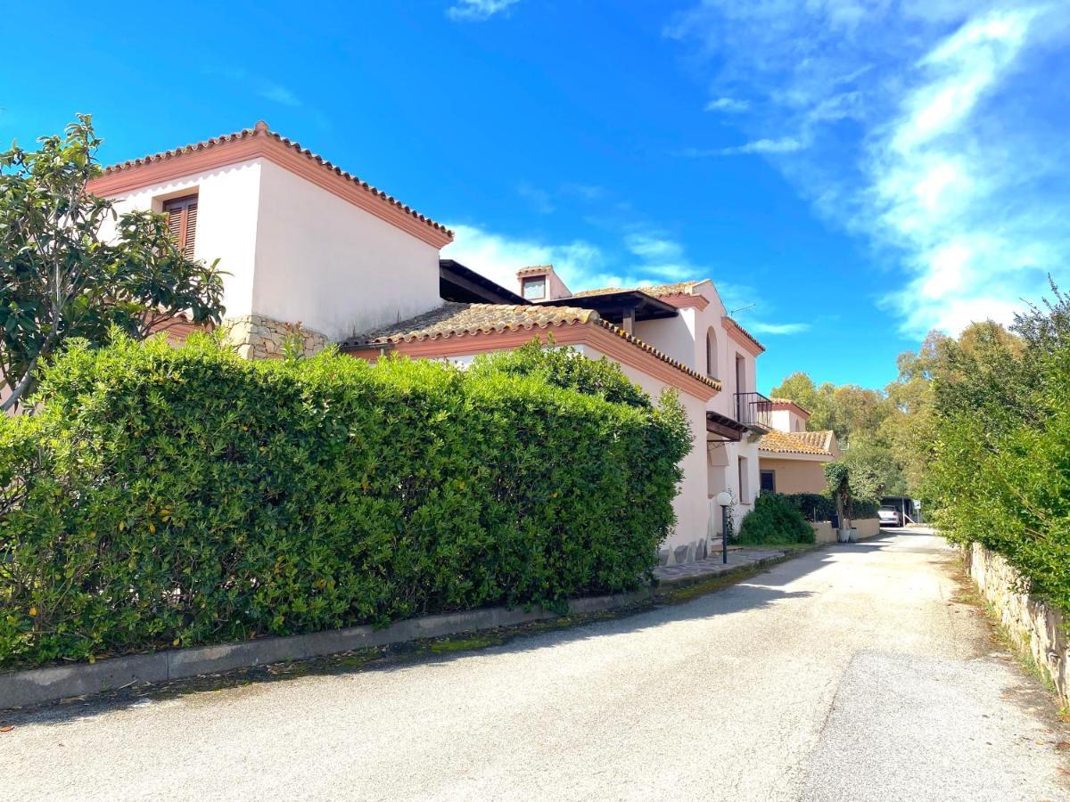 La Coccinella Al Mare Bed & Breakfast San Teodoro  Ngoại thất bức ảnh
