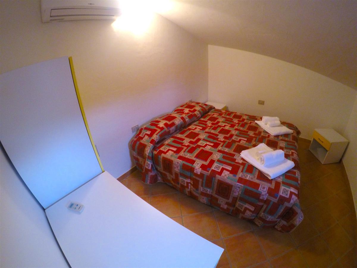 La Coccinella Al Mare Bed & Breakfast San Teodoro  Ngoại thất bức ảnh