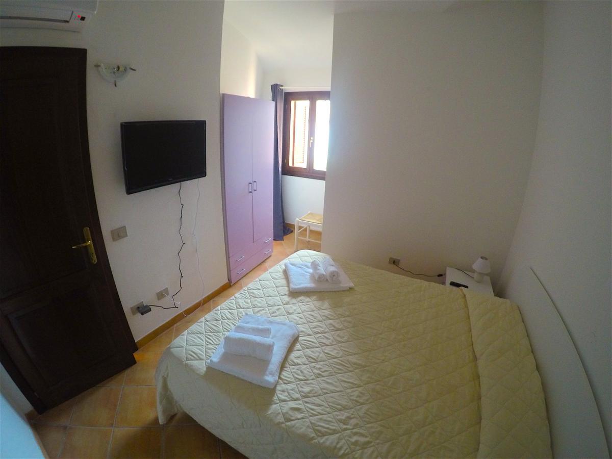 La Coccinella Al Mare Bed & Breakfast San Teodoro  Ngoại thất bức ảnh