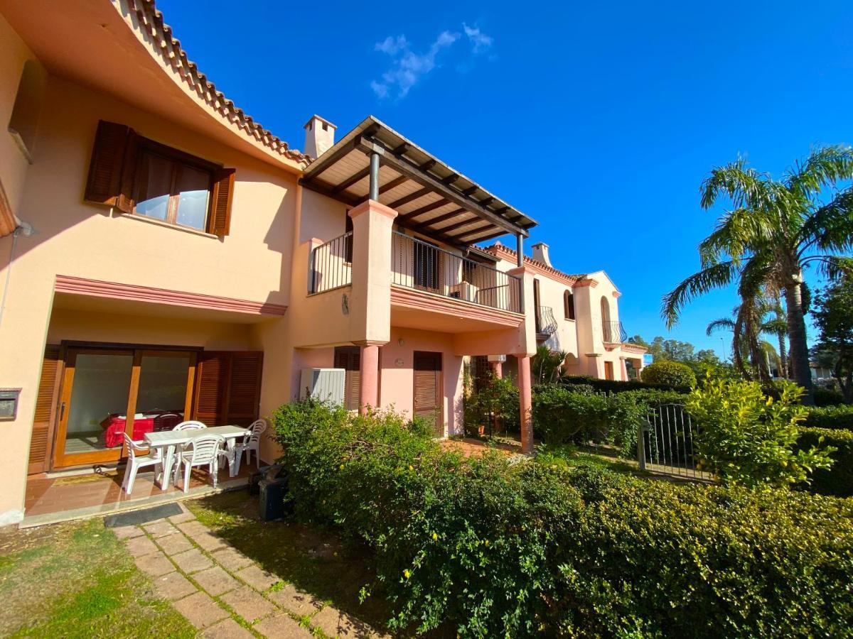 La Coccinella Al Mare Bed & Breakfast San Teodoro  Ngoại thất bức ảnh