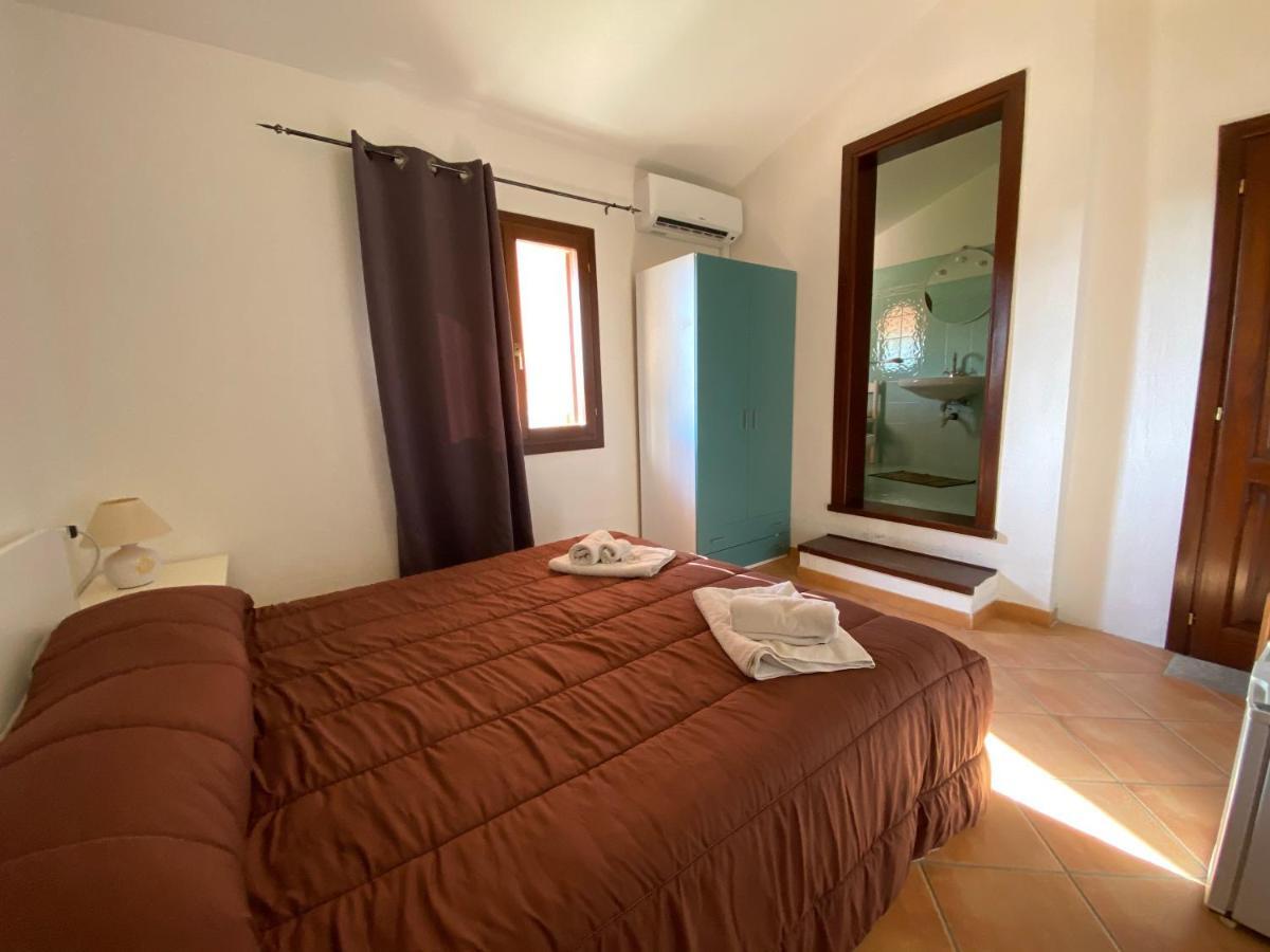 La Coccinella Al Mare Bed & Breakfast San Teodoro  Ngoại thất bức ảnh