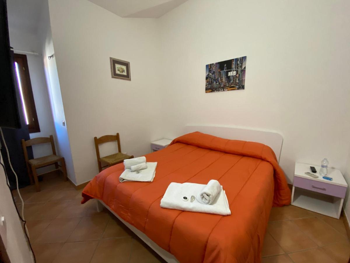 La Coccinella Al Mare Bed & Breakfast San Teodoro  Ngoại thất bức ảnh