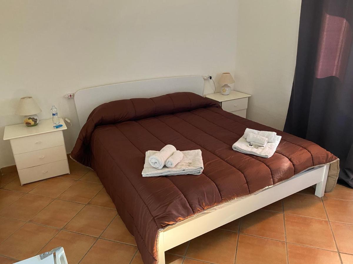 La Coccinella Al Mare Bed & Breakfast San Teodoro  Ngoại thất bức ảnh