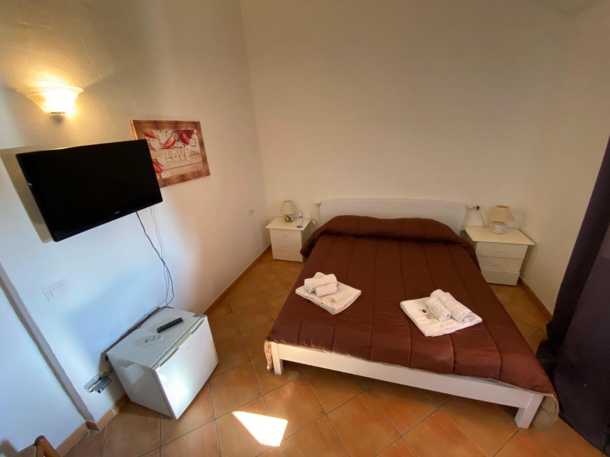 La Coccinella Al Mare Bed & Breakfast San Teodoro  Ngoại thất bức ảnh